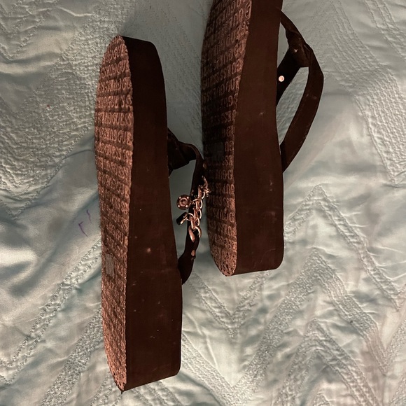 Guess black & white platforms sz 7 - Picture 3 of 3